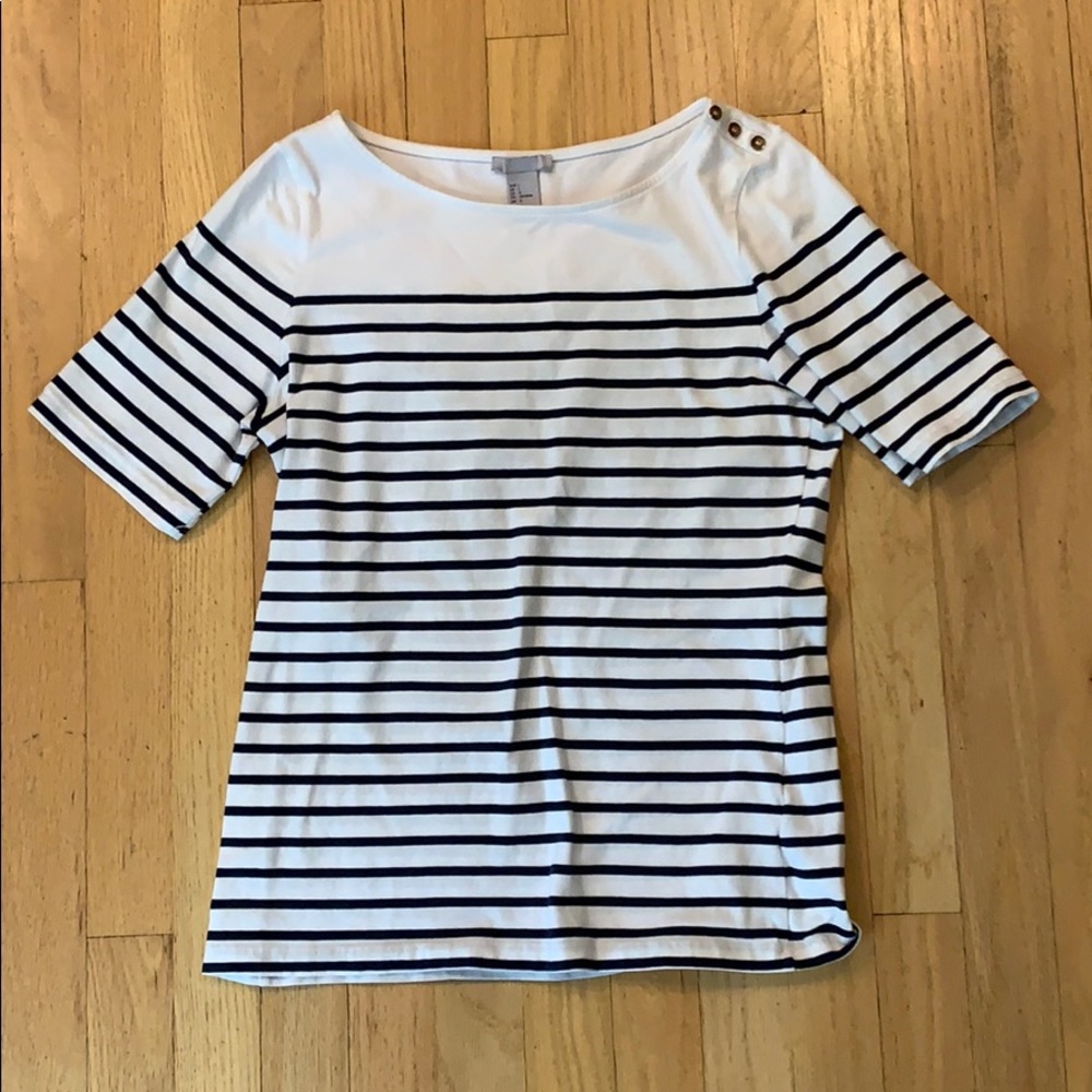 Short sleeve tee shirt